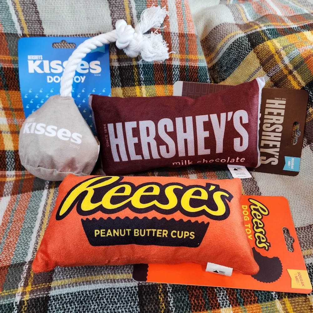 Set of 3 Candy Squeaking Dog Toys: Reeses and Hershey's  Bar and Kisses. NWT.